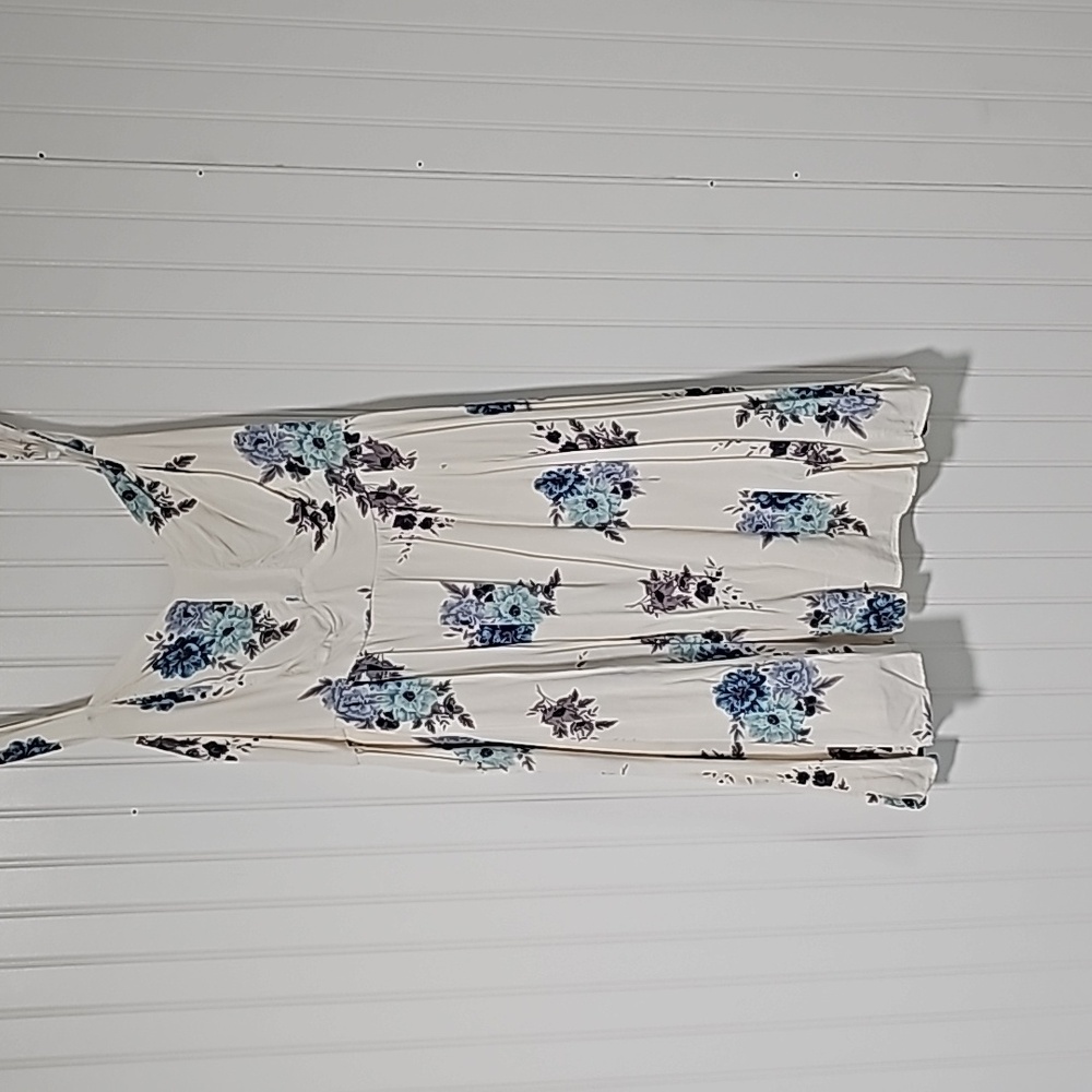 Torrid cream colored with blue flowers dress with pockets size 3xl